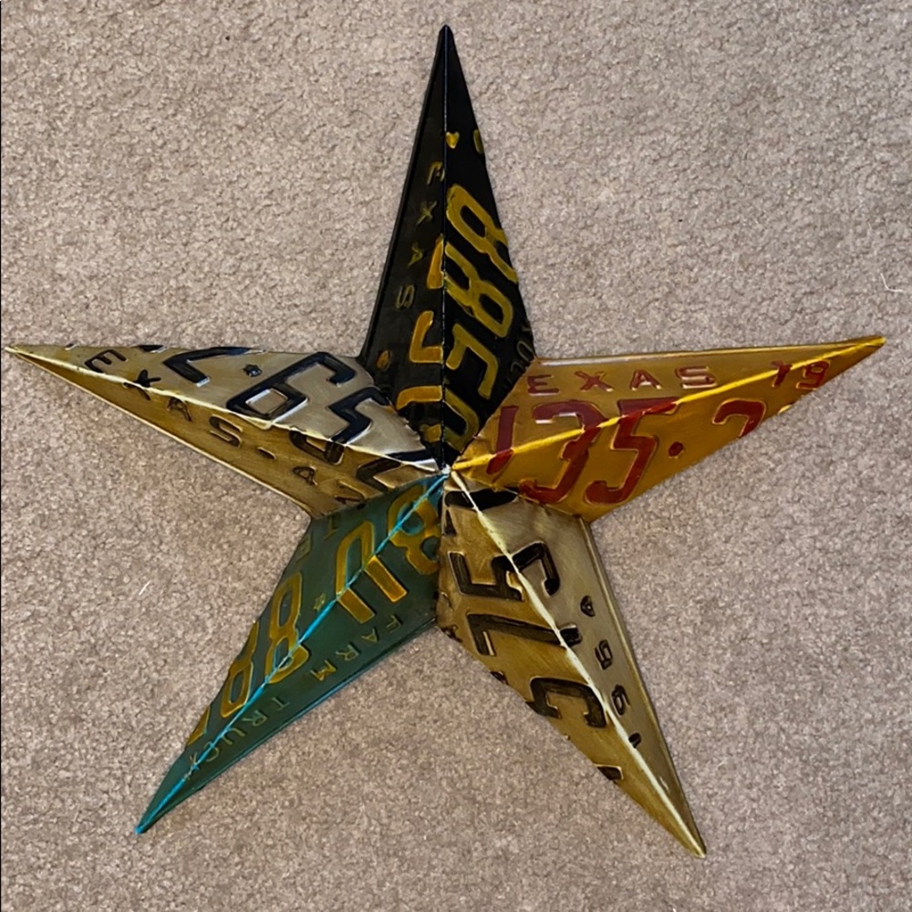 License plate star decor